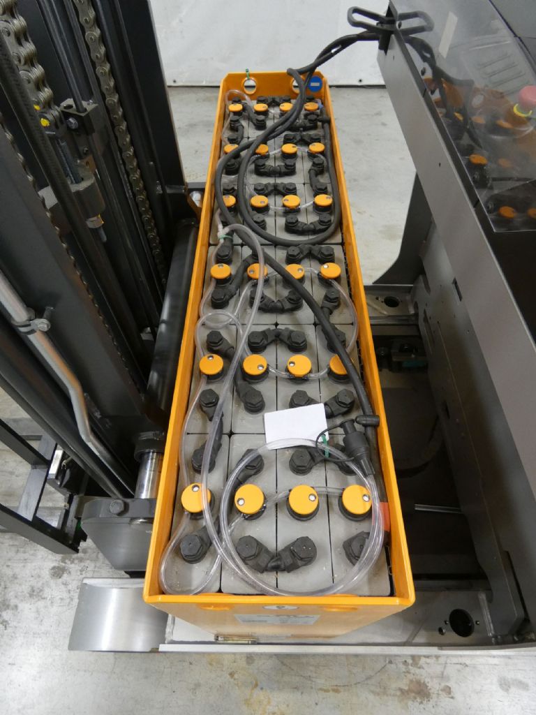 STILL FM-X10 Carrello retrattile www.blackforxx.com