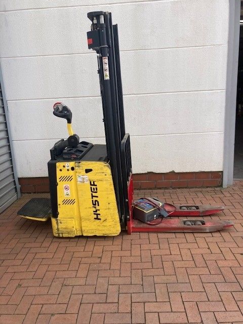 Hyster S1.5S Deichselstapler agravis-stapler.de