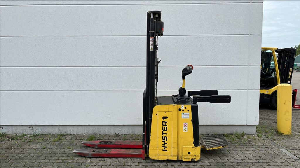 Hyster S1.5S Hochhubwagen agravis-stapler.de