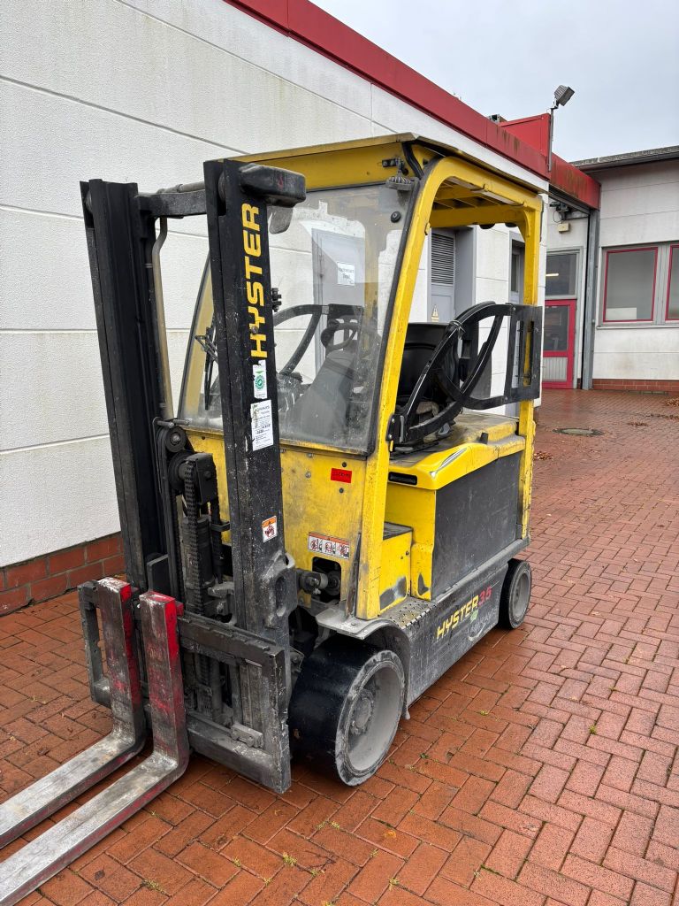 Hyster E 3.5 XN LWB Elektro 4 Rad-Stapler agravis-stapler.de