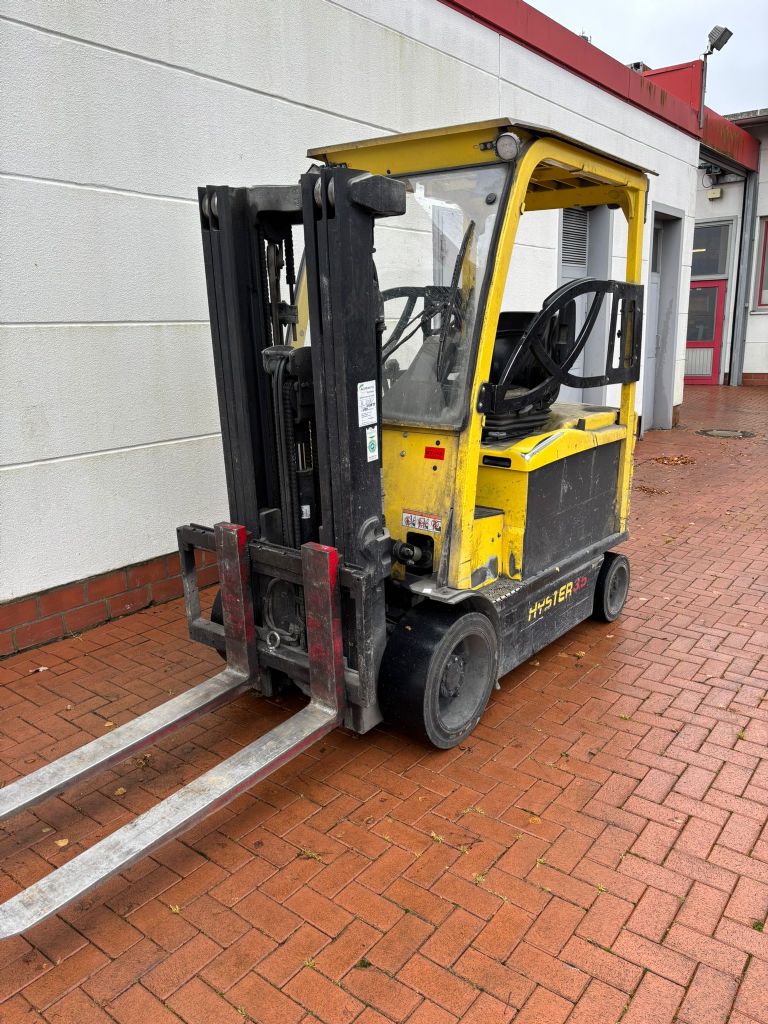 Hyster E 3.5 XN LWB Elektro 4 Rad-Stapler agravis-stapler.de