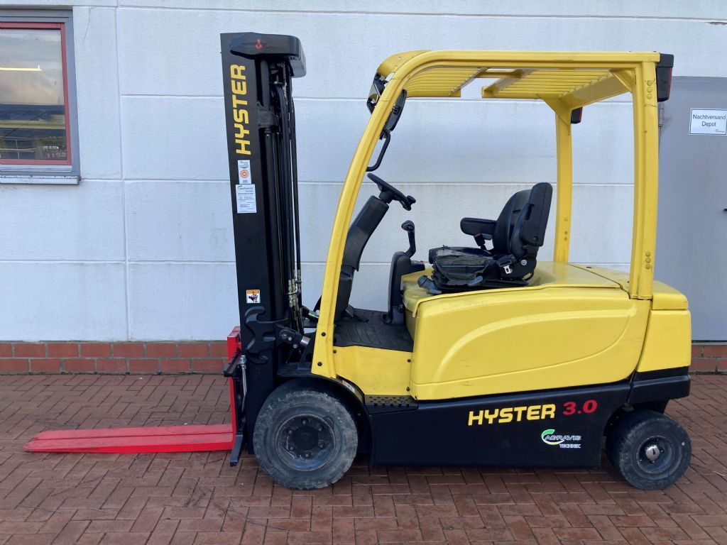 Hyster J 3.0 XN Elektro 4 Rad-Stapler agravis-stapler.de
