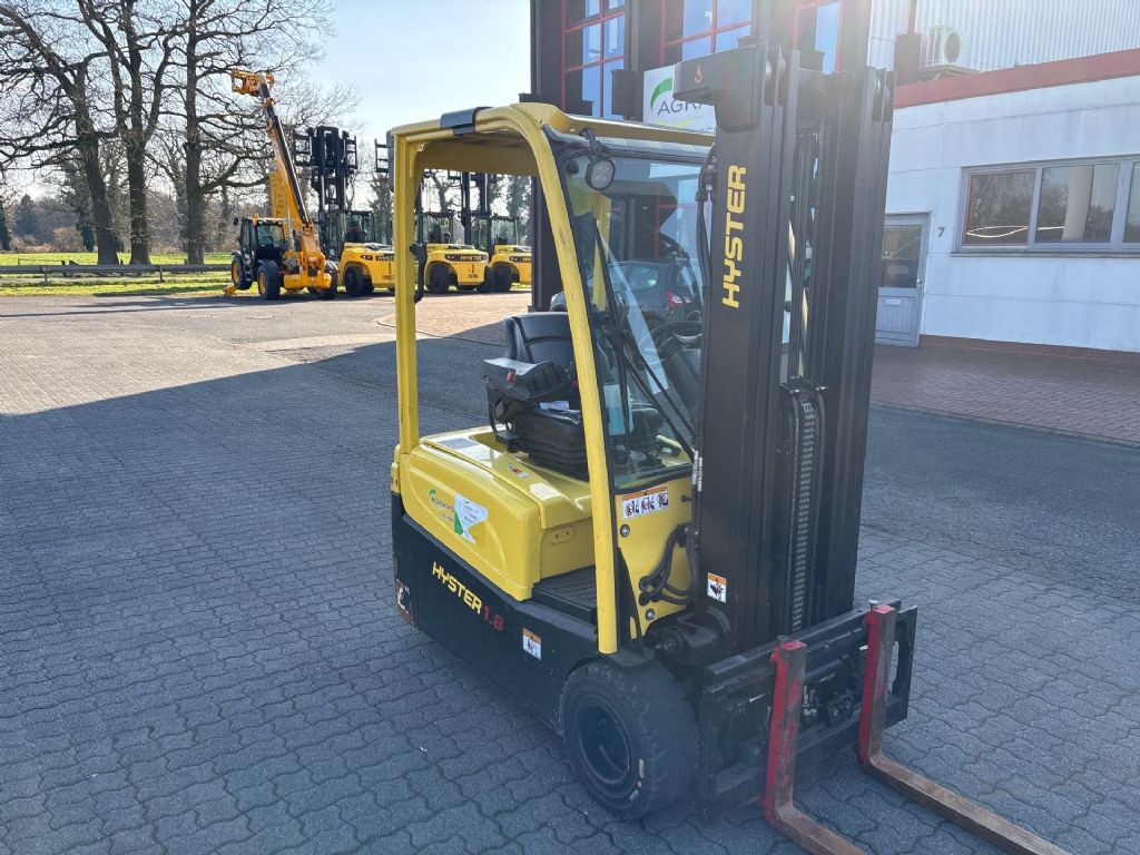 Hyster J 1.8 XNT Elektro 3 Rad-Stapler agravis-stapler.de