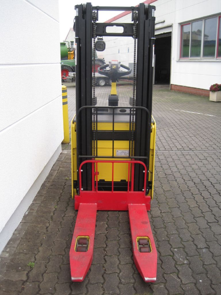 Hyster S 1.5S Hochhubwagen agravis-stapler.de