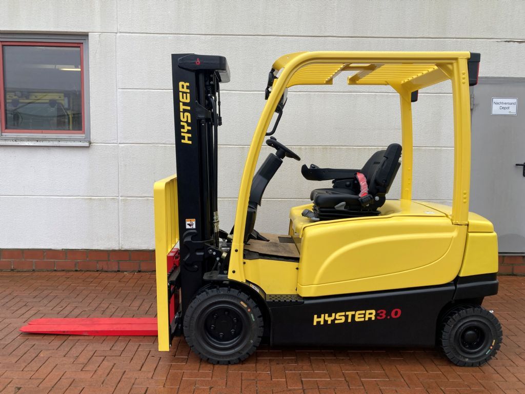 Hyster J 3.0 XN Elektro 4 Rad-Stapler agravis-stapler.de