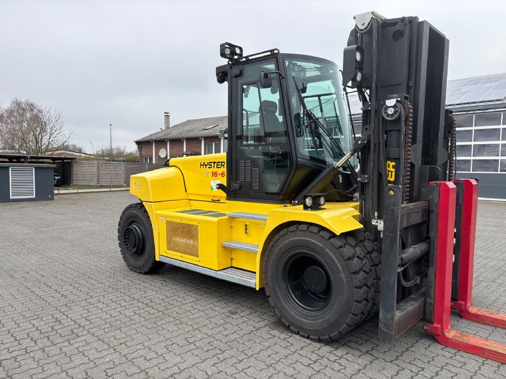 Hyster H 16 XD6 Schwerlaststapler - Diesel agravis-stapler.de