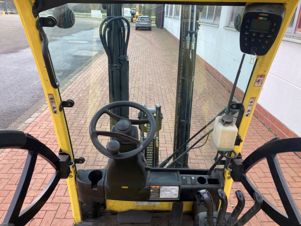 Hyster J 2.0 XNT LWB Elektro 3 Rad-Stapler agravis-stapler.de