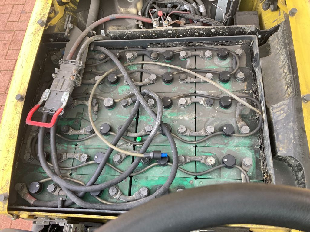 Hyster J 2.0 XNT LWB Elektro 3 Rad-Stapler agravis-stapler.de