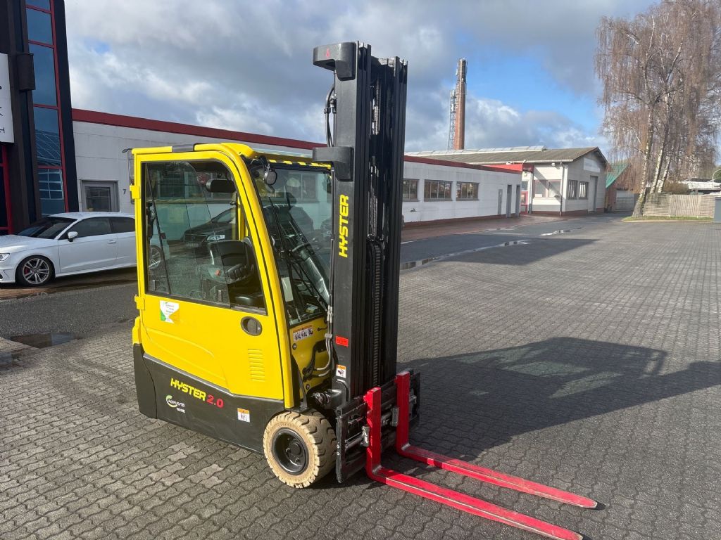Hyster J 2.0 XNT  Elektro 3 Rad-Stapler agravis-stapler.de