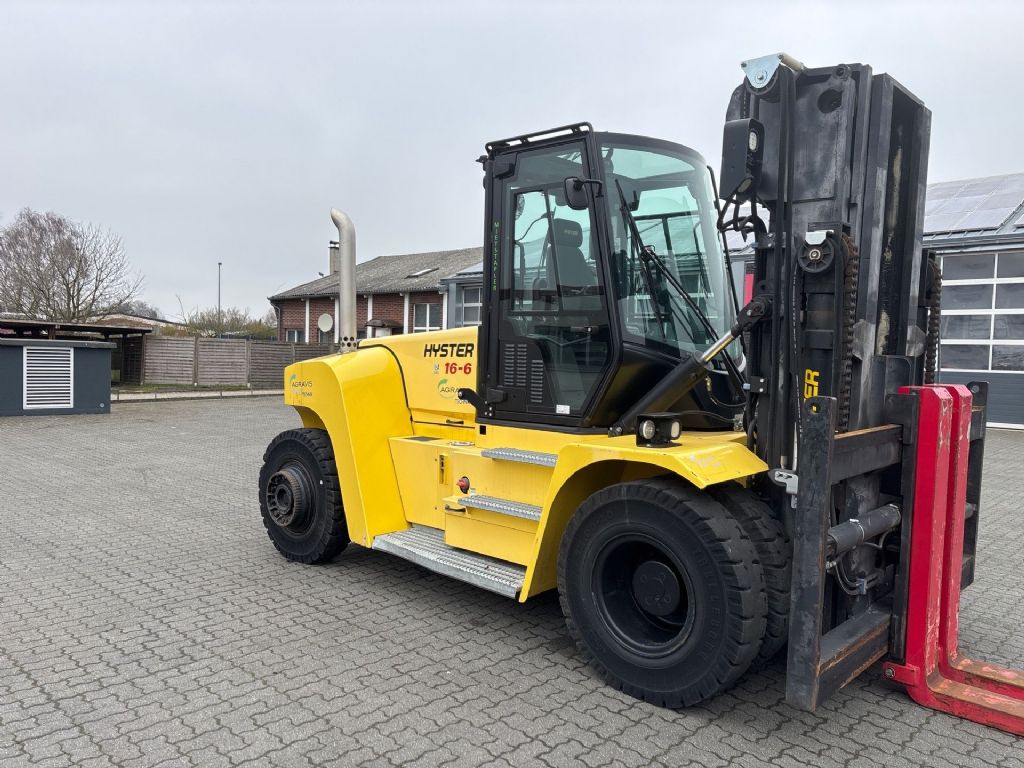 Hyster H16XD6 Schwerlaststapler - Diesel agravis-stapler.de