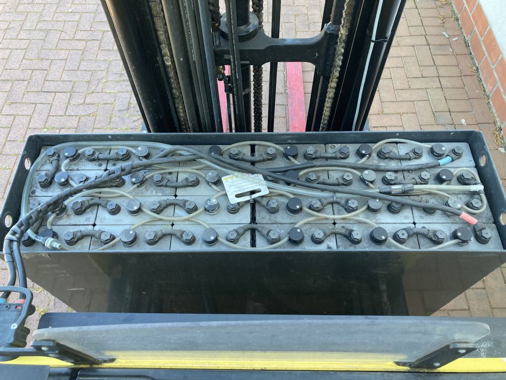 Hyster R 1.4  Schubmaststapler agravis-stapler.de