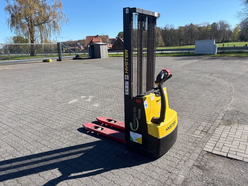 Hyster S 1.2E Hochhubwagen agravis-stapler.de