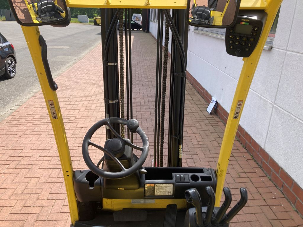Hyster J 2.0 XN LWB Elektro 4 Rad-Stapler agravis-stapler.de