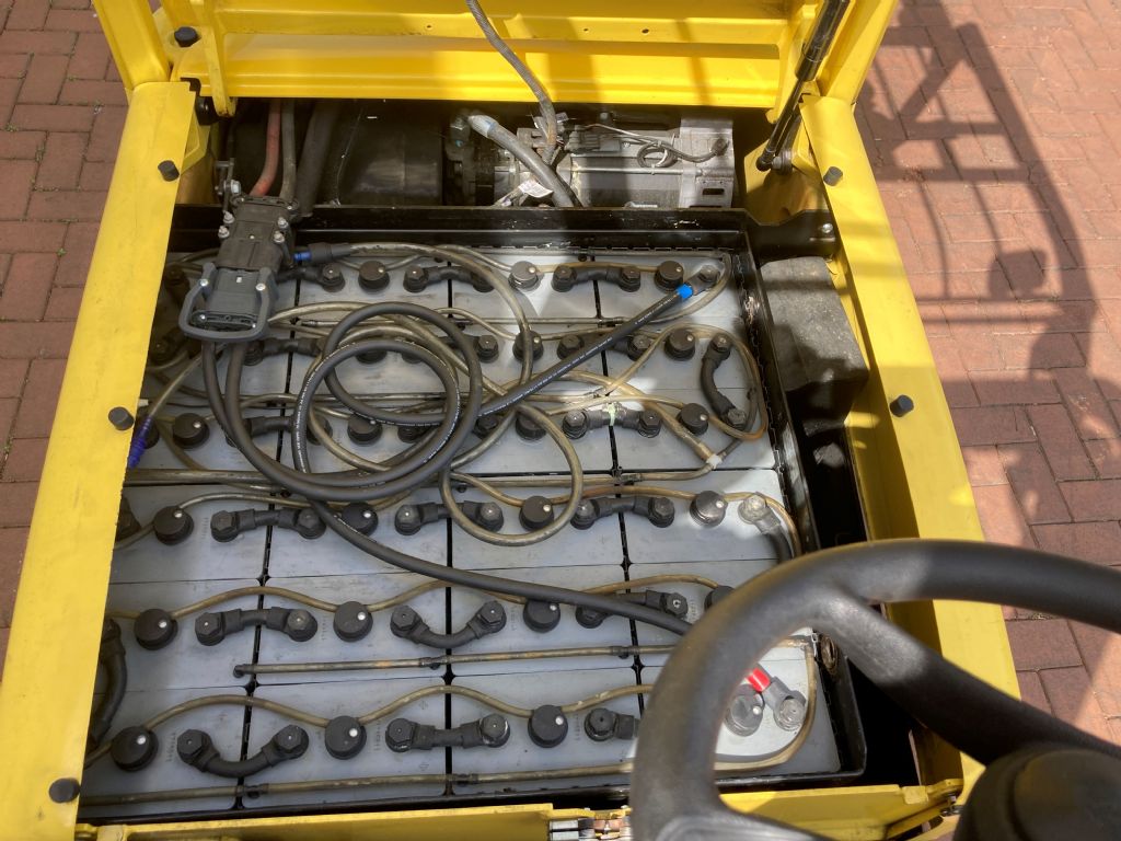 Hyster J 2.0 XN LWB Elektro 4 Rad-Stapler agravis-stapler.de