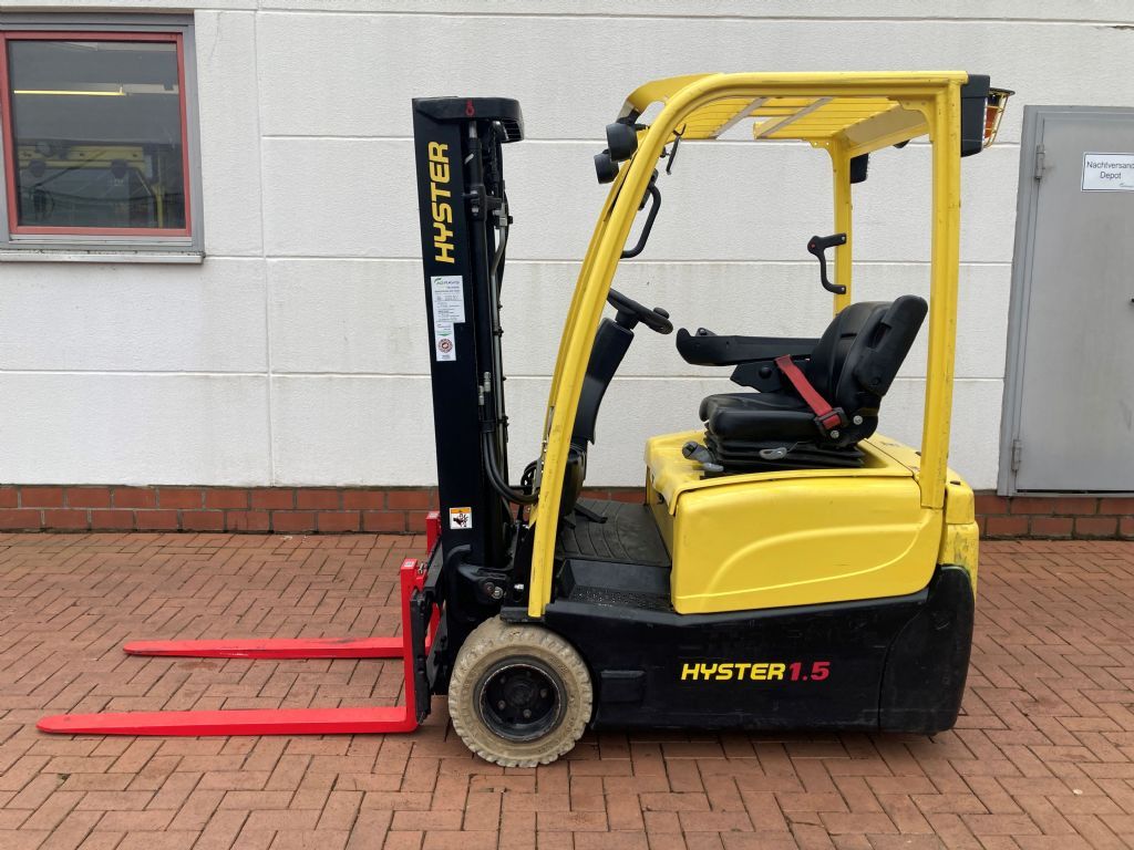 Hyster J 1.5 XNT SWB Elektro 3 Rad-Stapler agravis-stapler.de