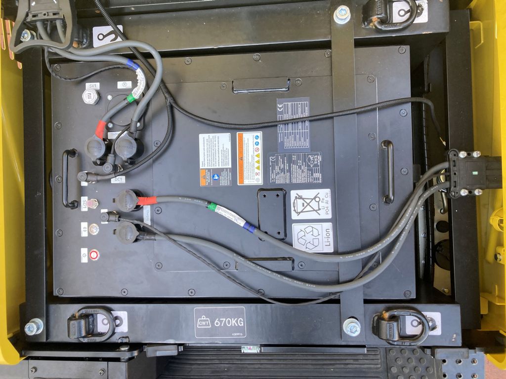 Hyster J 1.6 UTTL Elektro 3 Rad-Stapler agravis-stapler.de