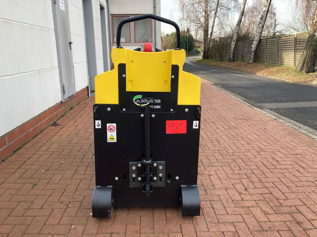Hyster LO 7.0T Schlepper agravis-stapler.de