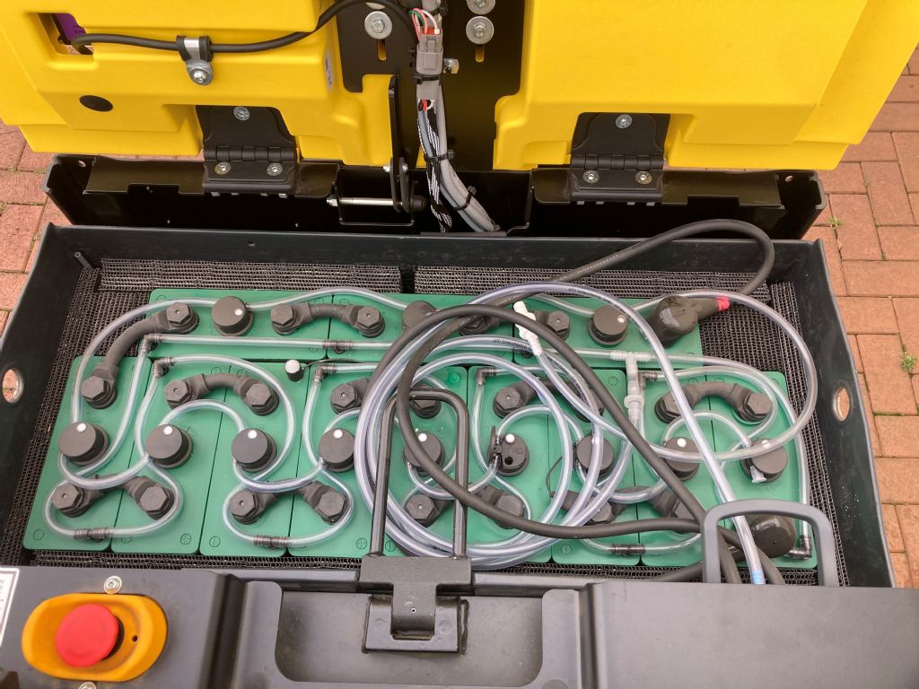 Hyster LO 7.0T Schlepper agravis-stapler.de