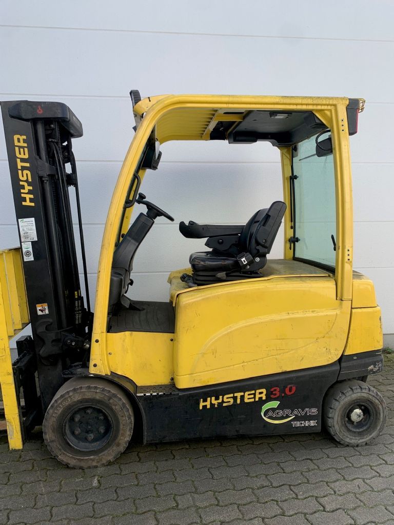 Hyster J 3.0 XN Elektro 4 Rad-Stapler agravis-stapler.de