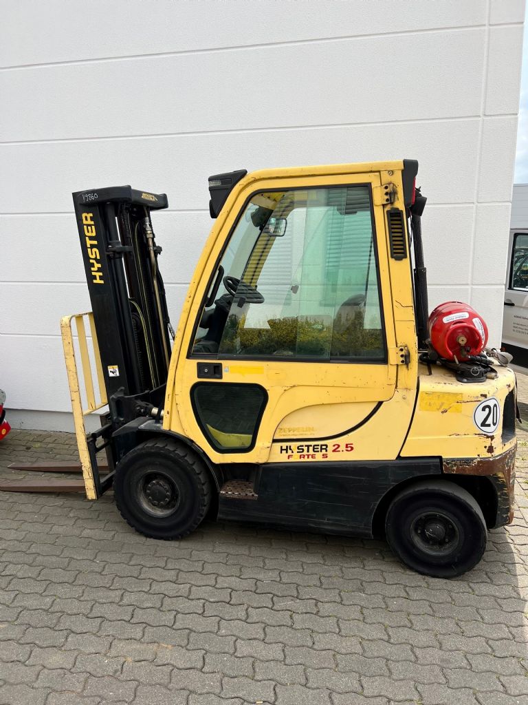 Hyster H 2.5 FT Treibgasstapler agravis-stapler.de