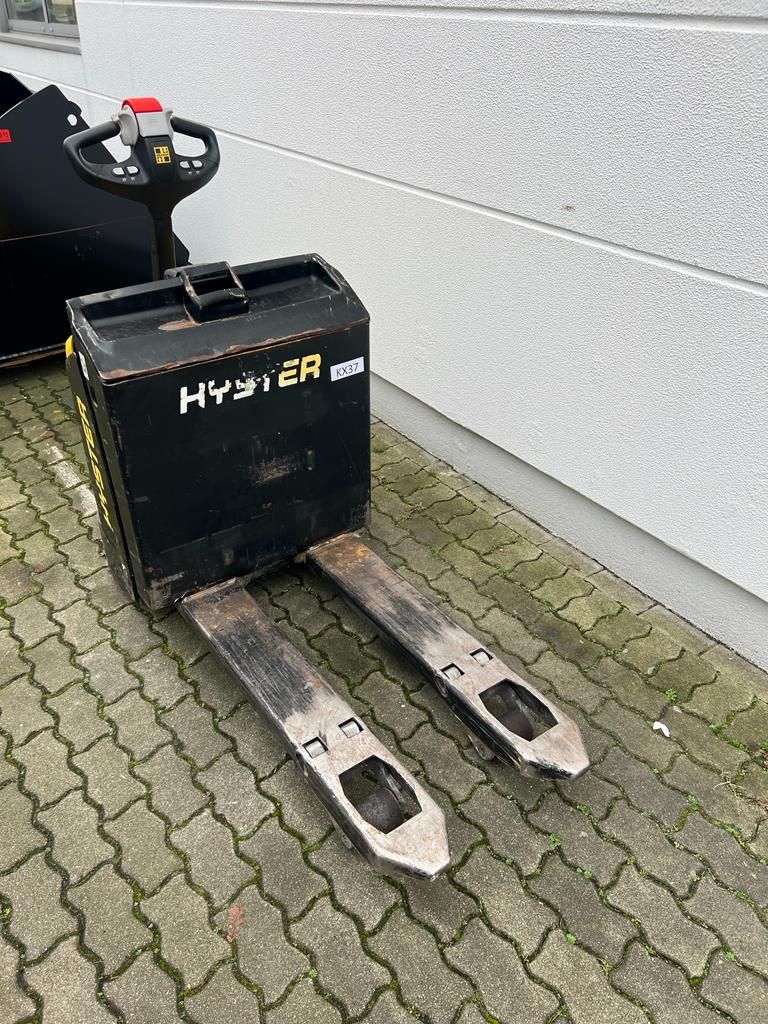 Hyster P 2.0 Niederhubwagen agravis-stapler.de