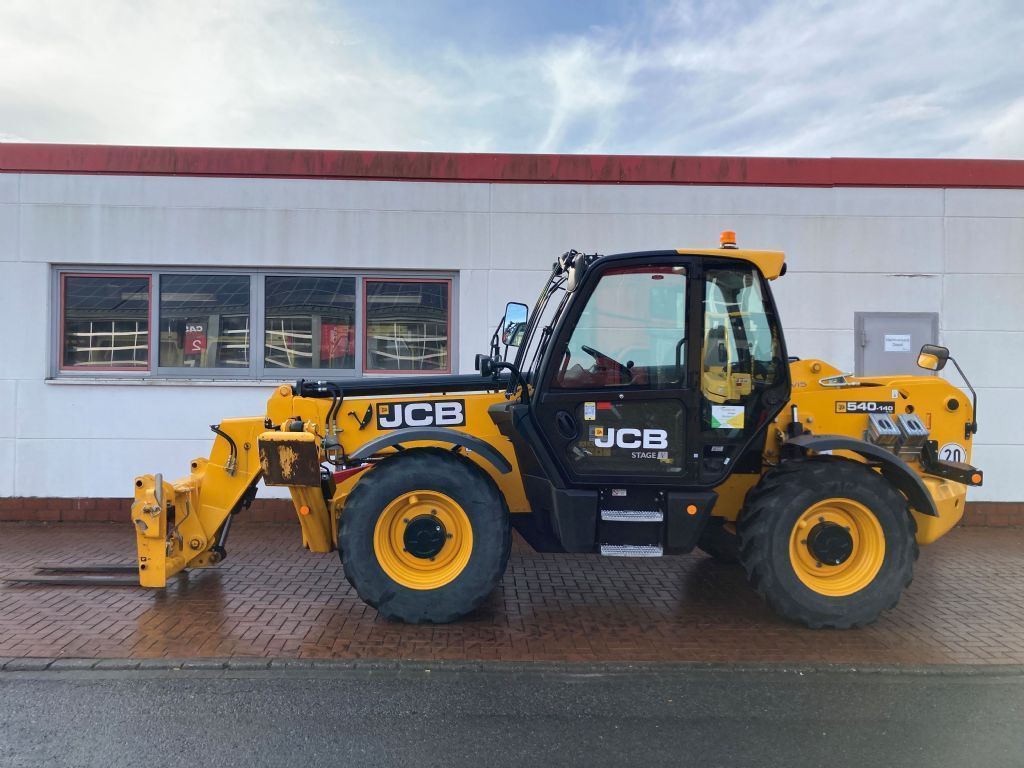 JCB 540-140 Hi Viz Teleskopstapler starr agravis-stapler.de