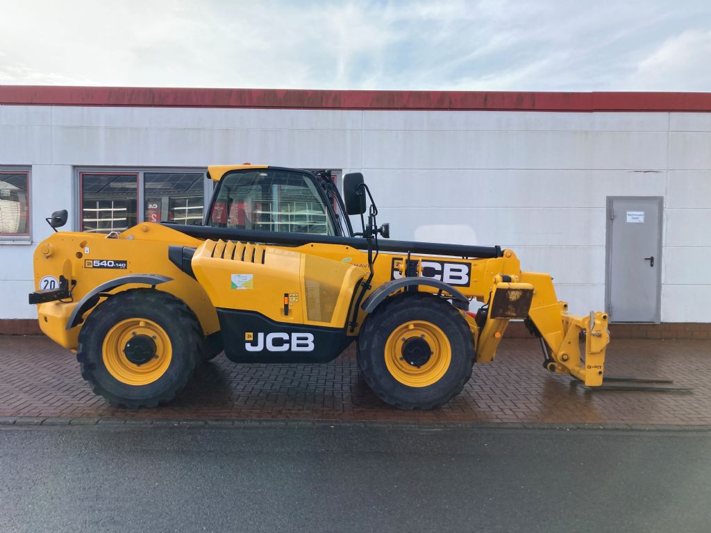 JCB 540-140 Hi Viz Teleskopstapler starr agravis-stapler.de