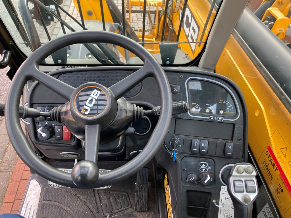 JCB 540-140 Hi Viz Teleskopstapler starr agravis-stapler.de