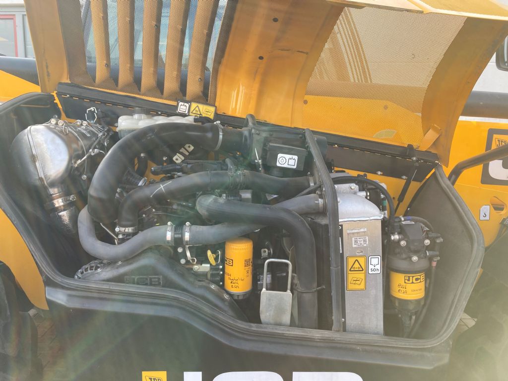 JCB 540-140 Hi Viz Teleskopstapler starr agravis-stapler.de