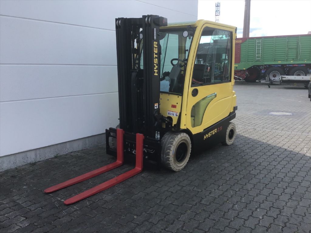 Hyster J 2.5 XN Elektro 4 Rad-Stapler agravis-stapler.de