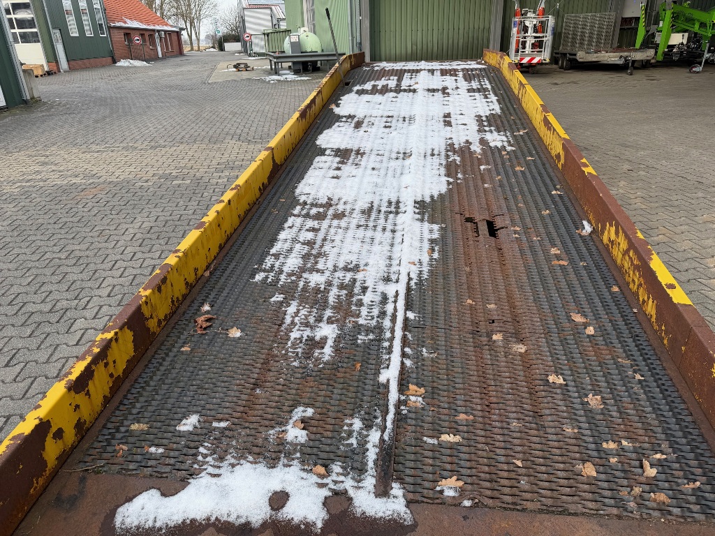 -Verladerampe 1211-Verladerampe-www.heftruckcentrumemmen.nl