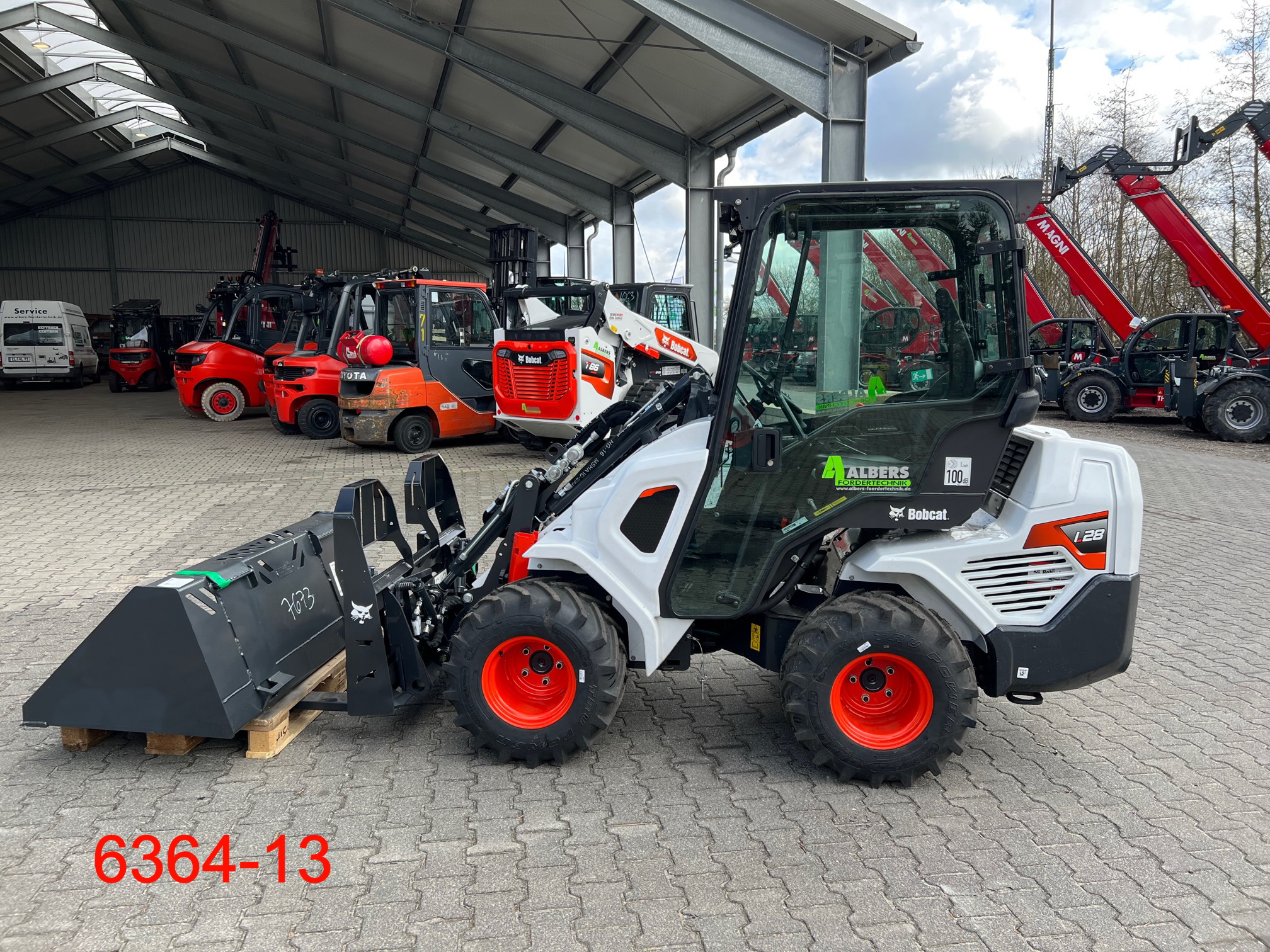 Bobcat-L 28-Radlader-www.heftruckcentrumemmen.nl