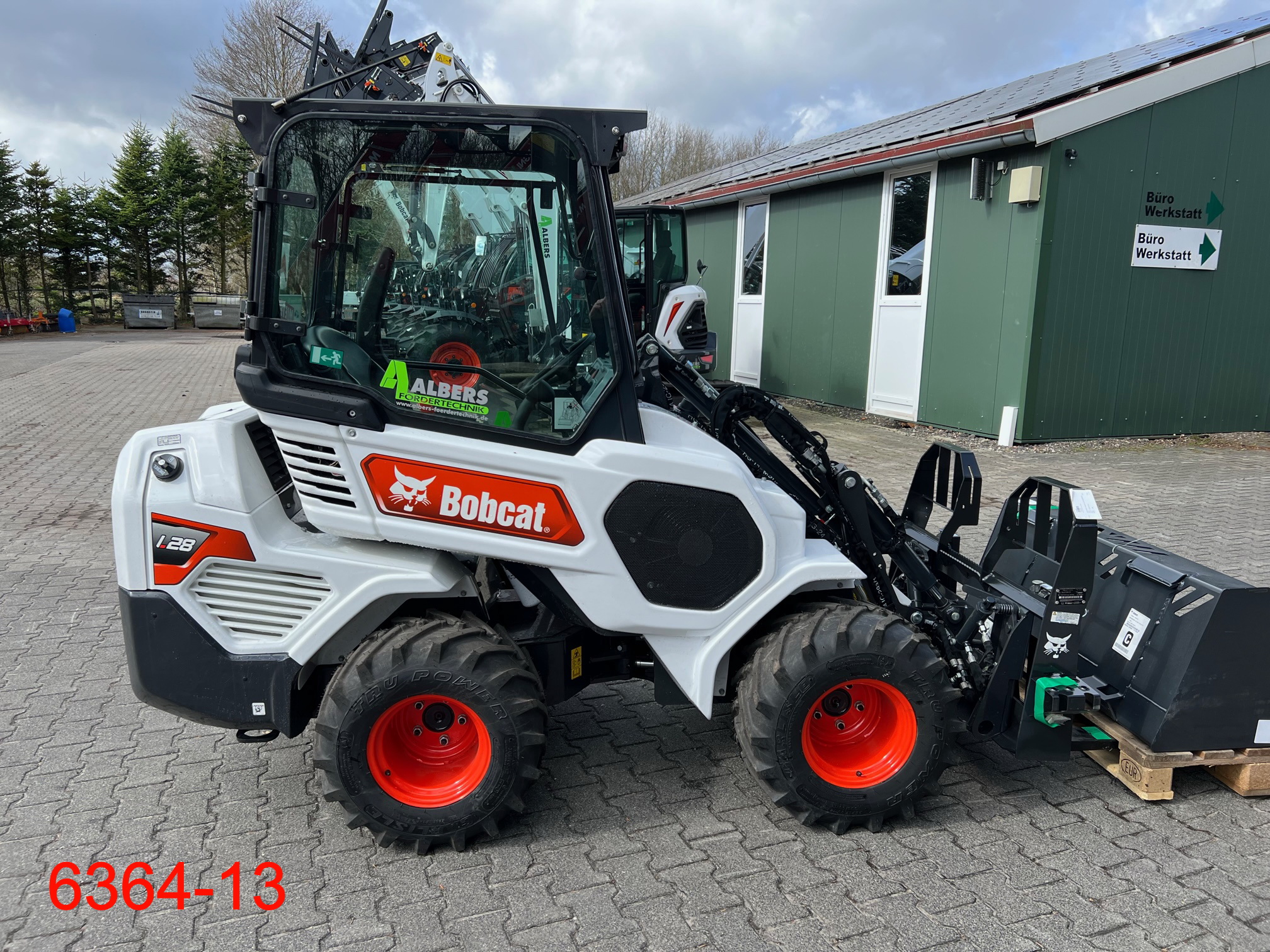 Bobcat-L 28-Radlader-www.heftruckcentrumemmen.nl