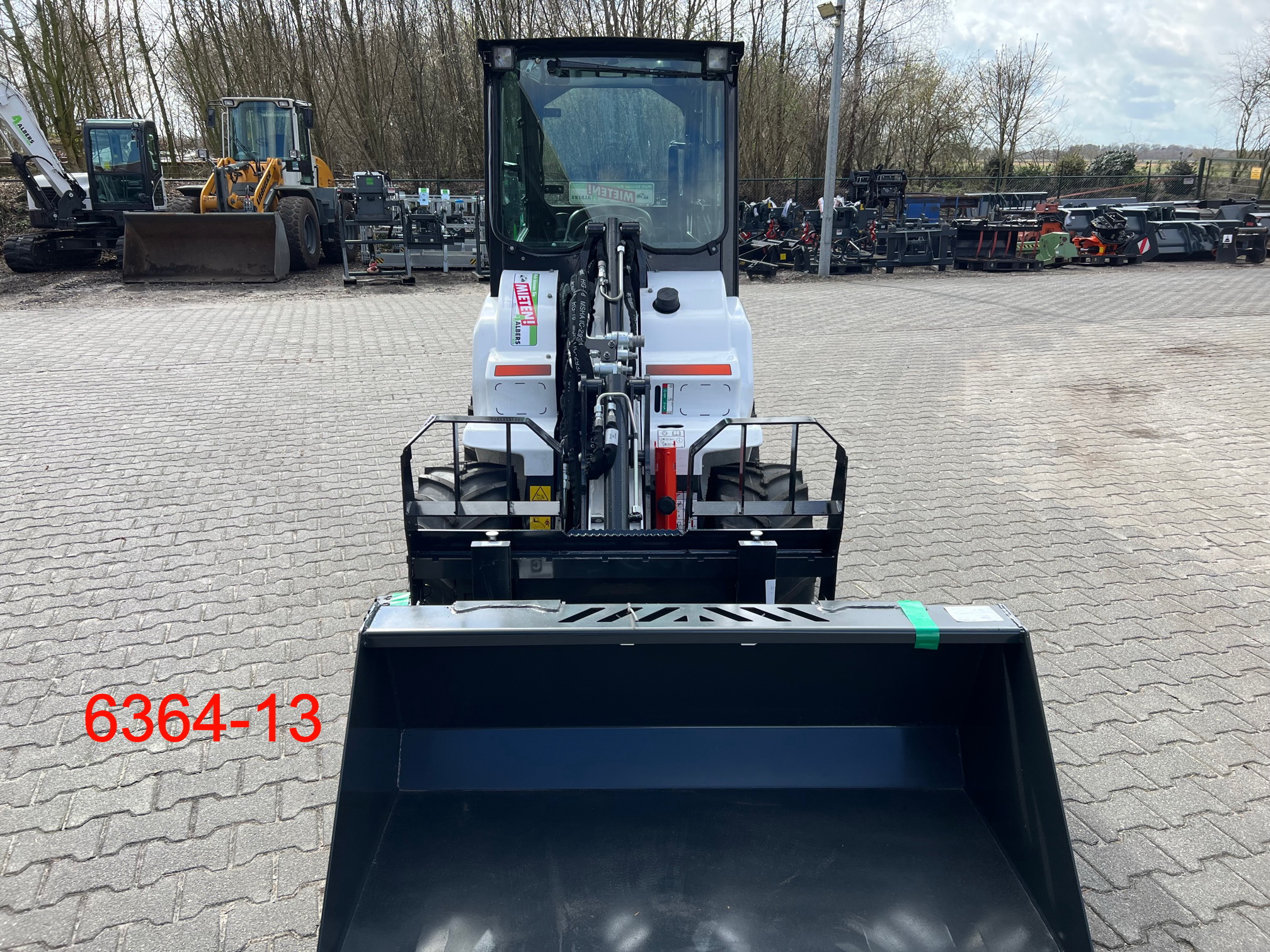Bobcat-L 28-Radlader-www.heftruckcentrumemmen.nl