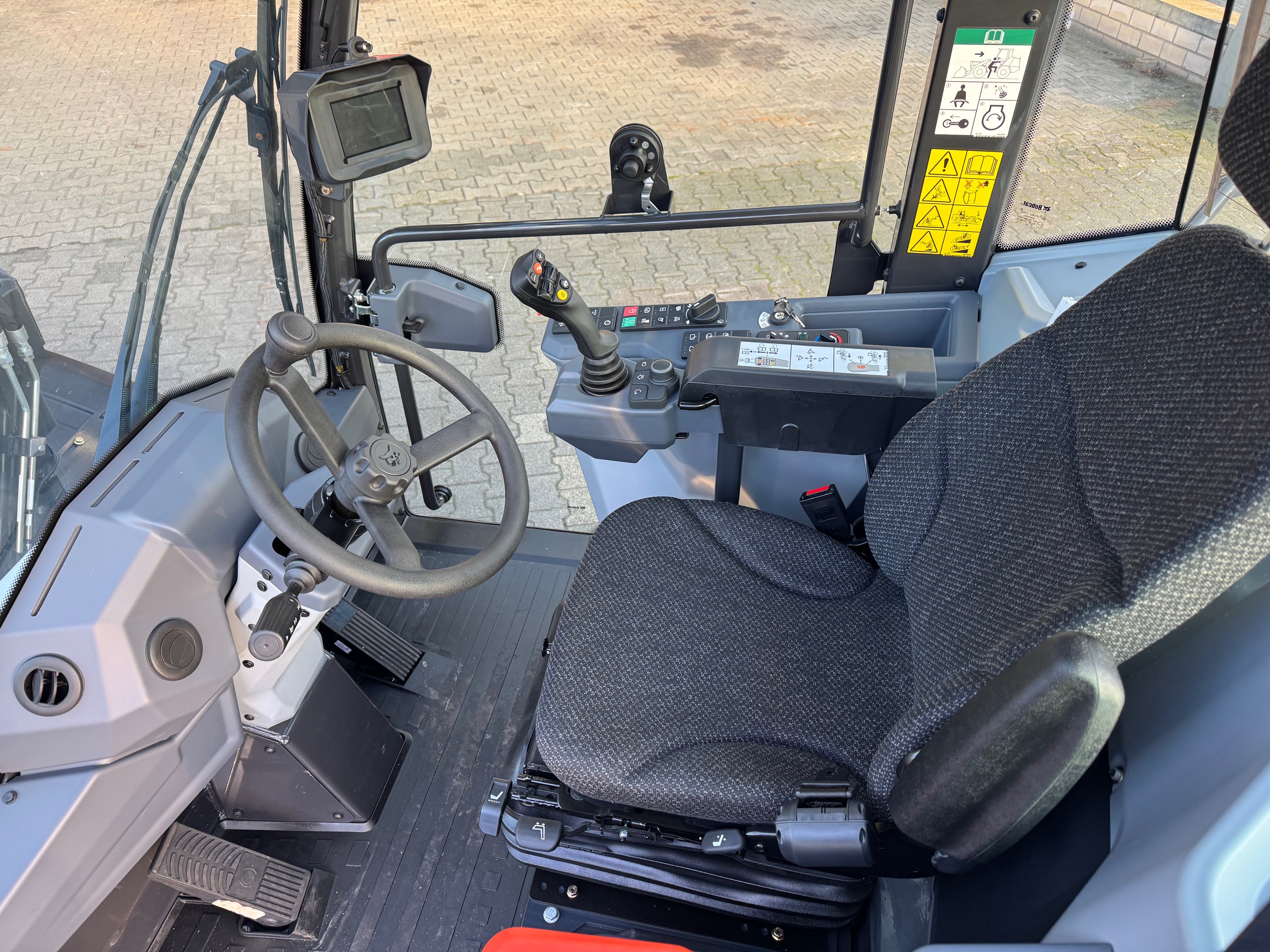 Bobcat-L 95 E V-Radlader-www.heftruckcentrumemmen.nl
