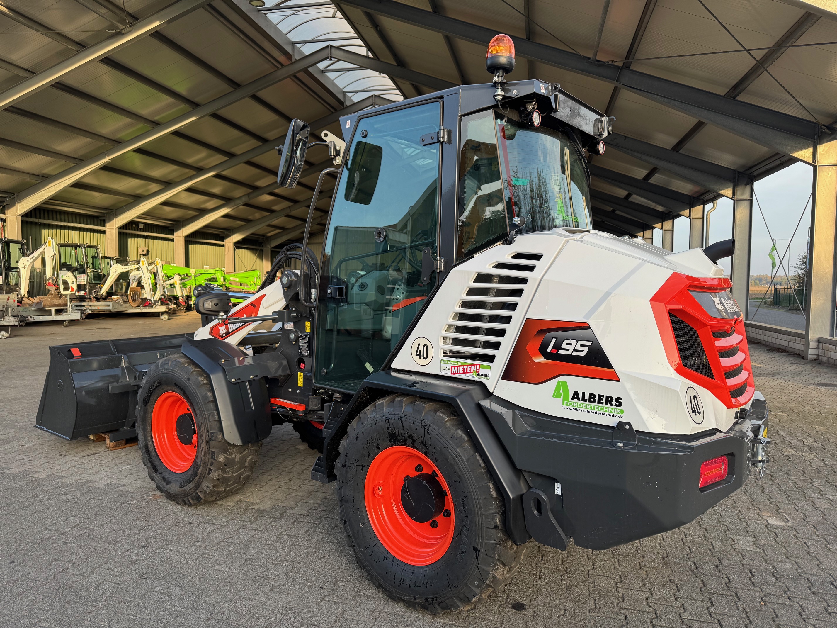 Bobcat-L 95 E V-Radlader-www.heftruckcentrumemmen.nl