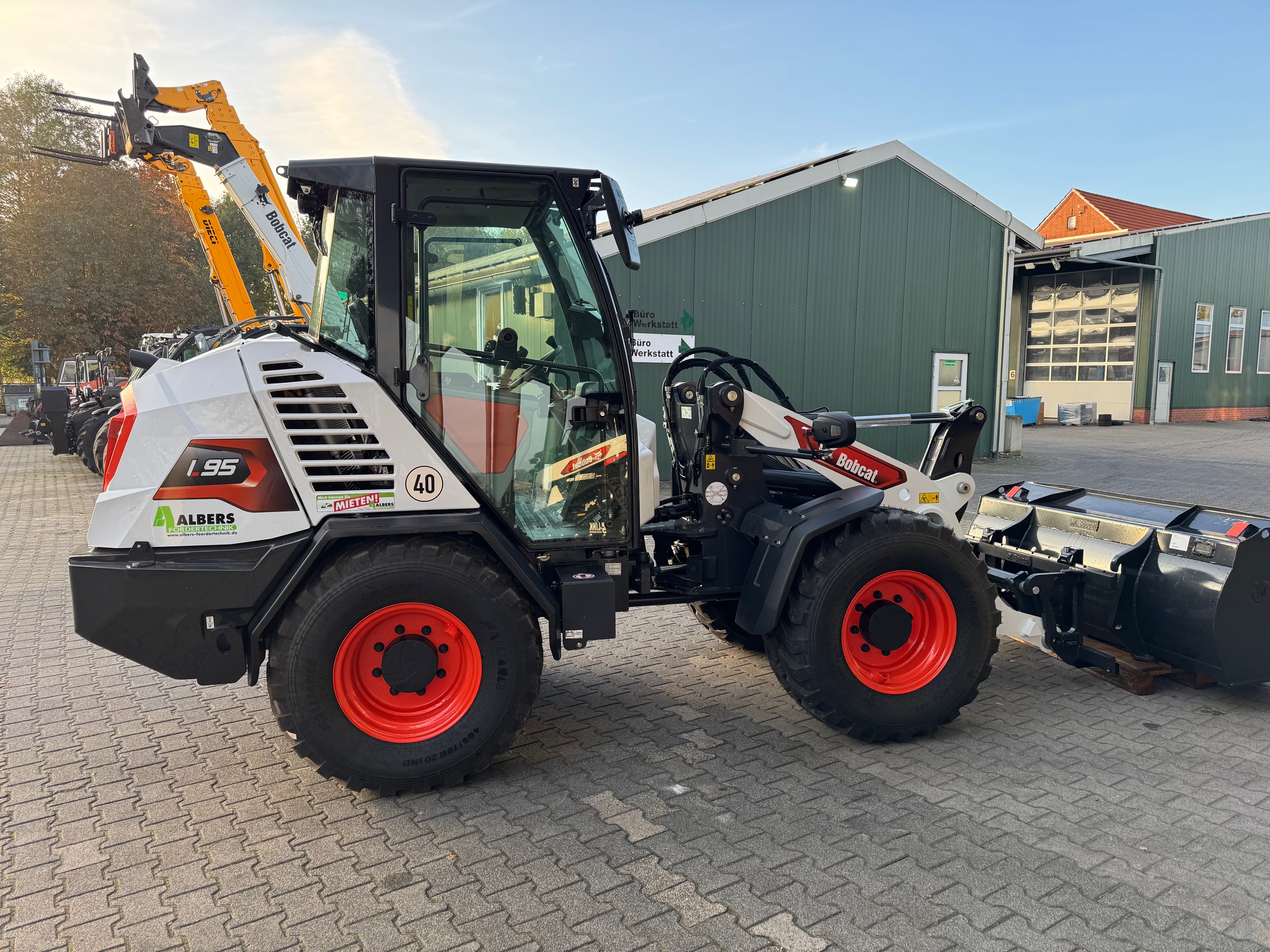 Bobcat-L 95 E V-Radlader-www.heftruckcentrumemmen.nl
