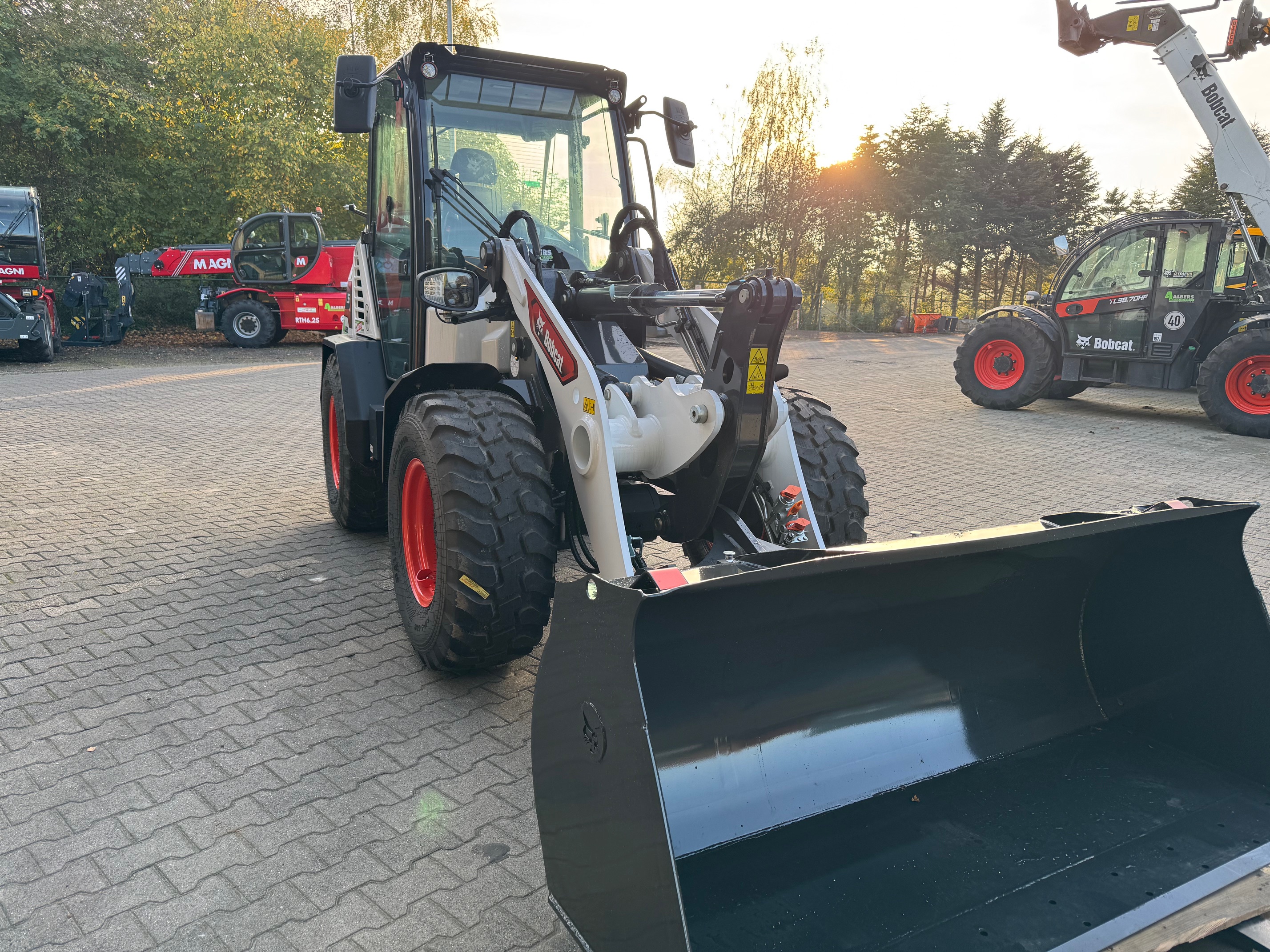 Bobcat-L 95 E V-Radlader-www.heftruckcentrumemmen.nl