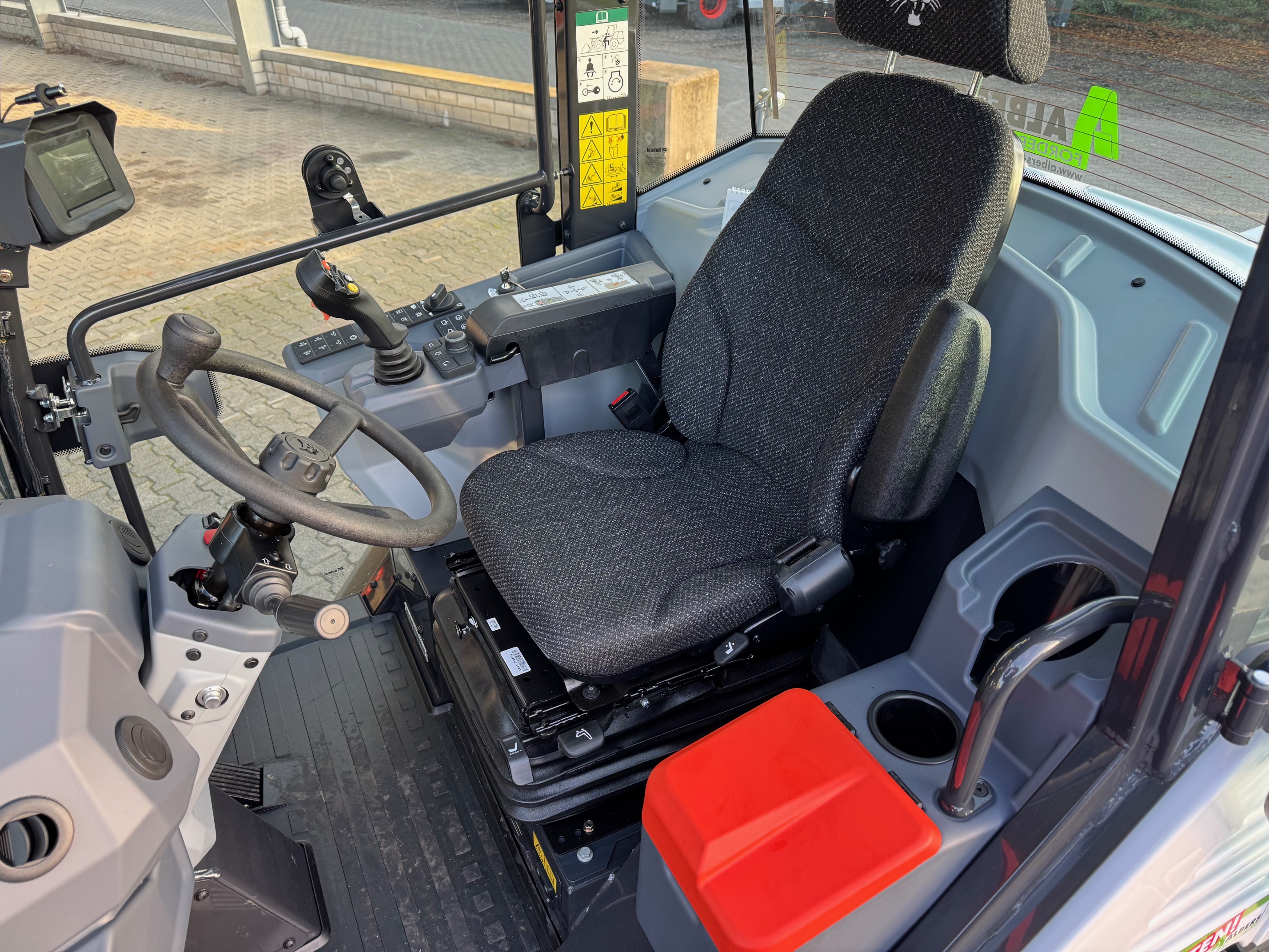 Bobcat-L 95 E V-Radlader-www.heftruckcentrumemmen.nl