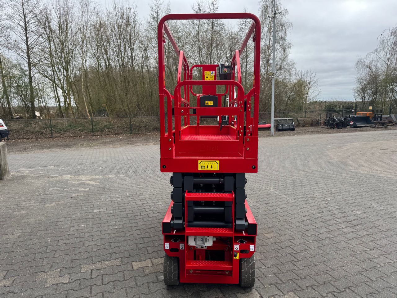 Magni-ES 1008 AC +-Scherenarbeitsbhne-www.heftruckcentrumemmen.nl