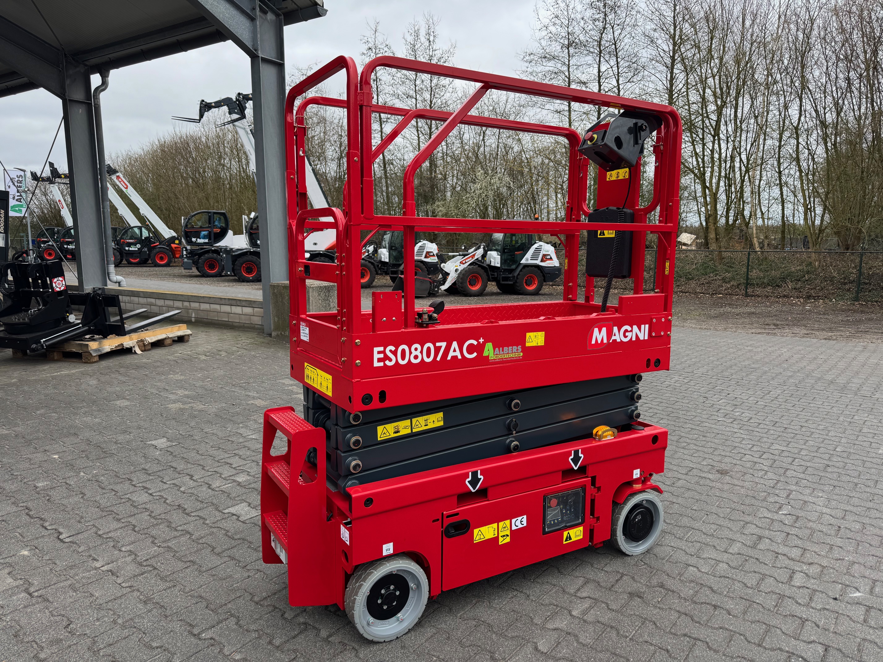 Magni-ES 0807 AC +-Scherenarbeitsbhne-www.heftruckcentrumemmen.nl