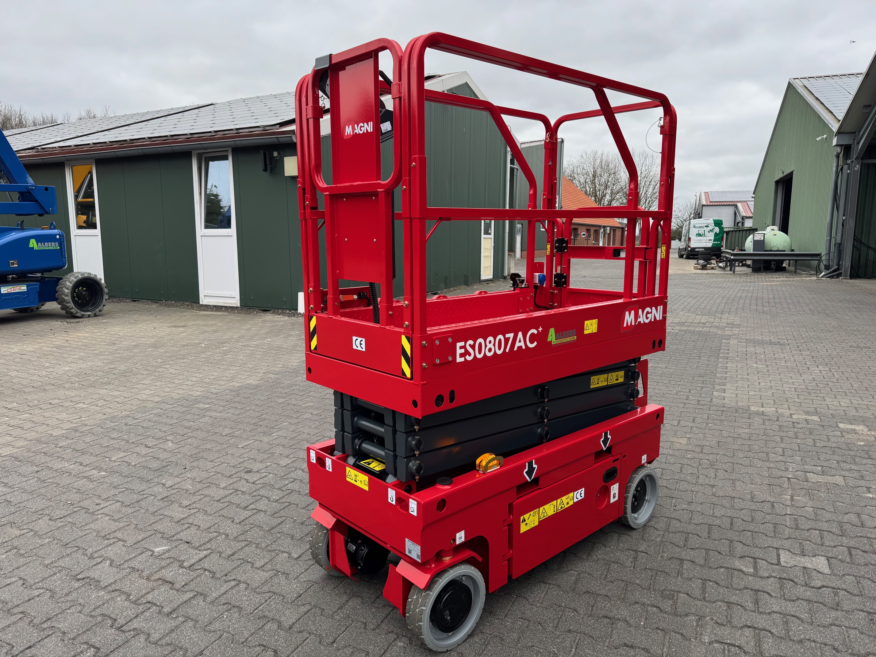 Magni-ES 0807 AC +-Scherenarbeitsbhne-www.heftruckcentrumemmen.nl