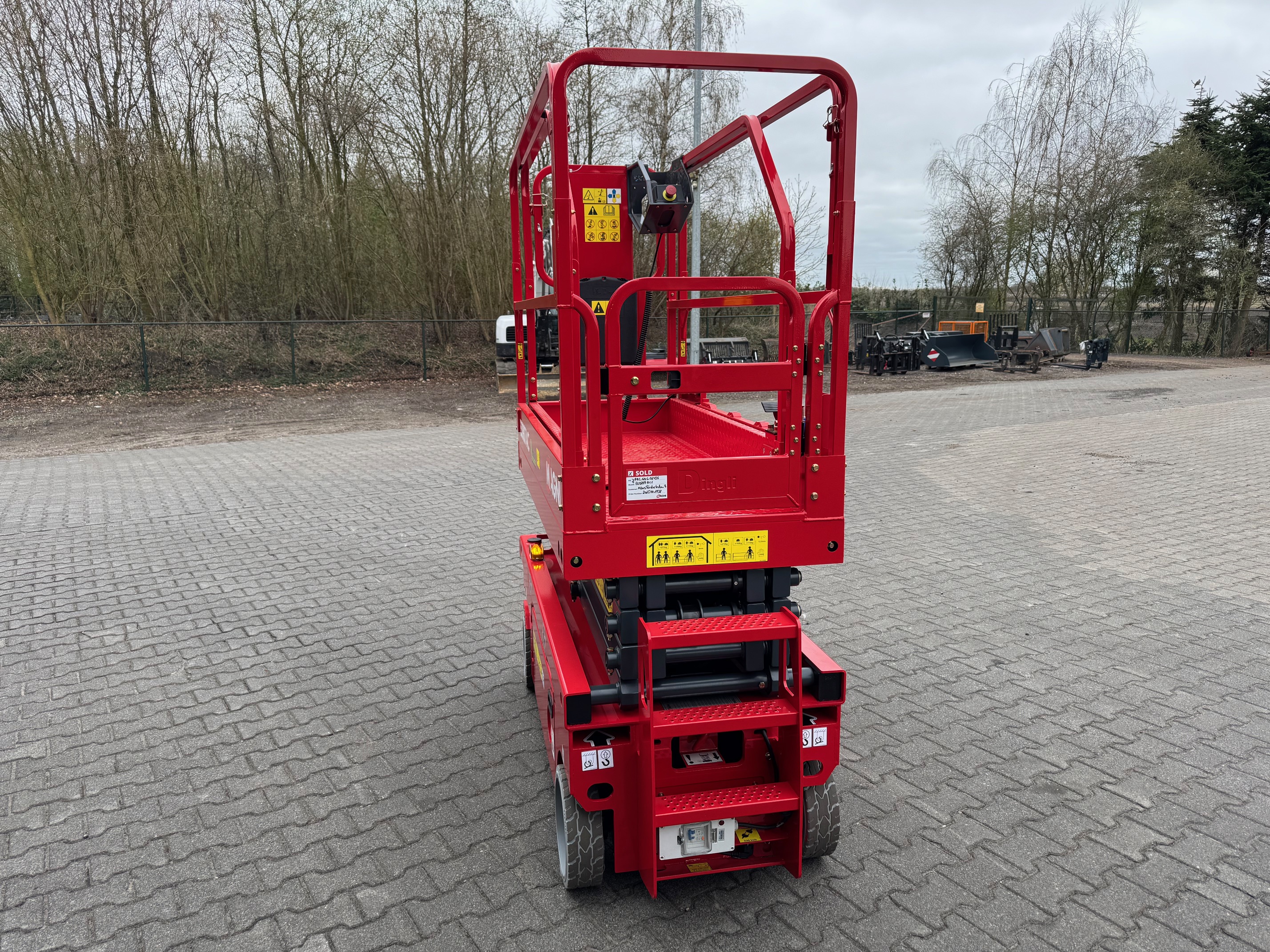 Magni-ES 0807 AC +-Scherenarbeitsbhne-www.heftruckcentrumemmen.nl