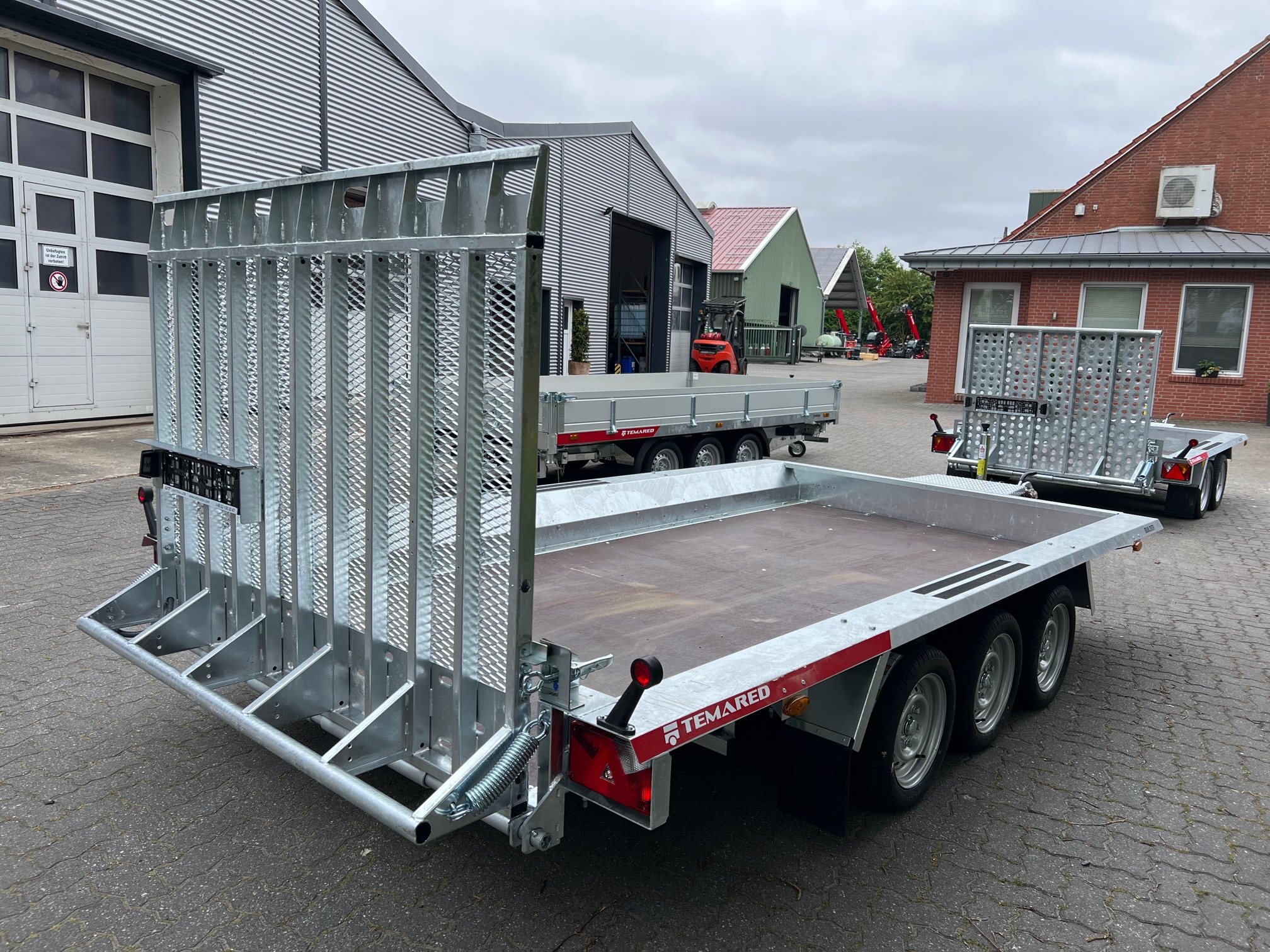 -Temared Builder 3 4018/3 3,5t--www.heftruckcentrumemmen.nl