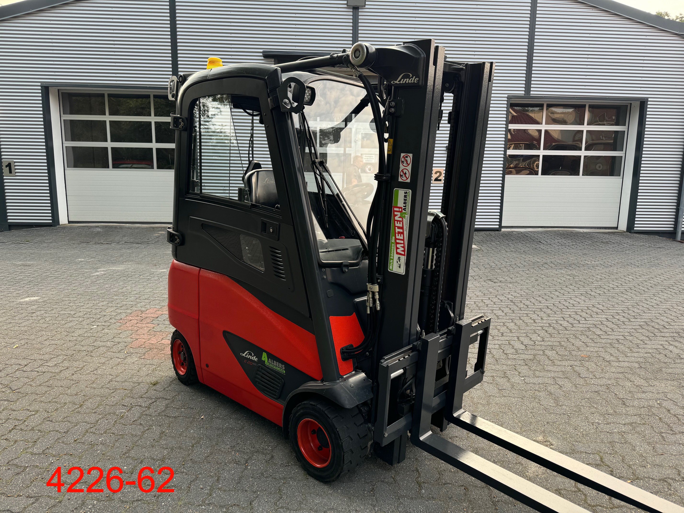 Linde-E 20 PH 02 EVO-Elektro 4 Rad-Stapler-www.heftruckcentrumemmen.nl