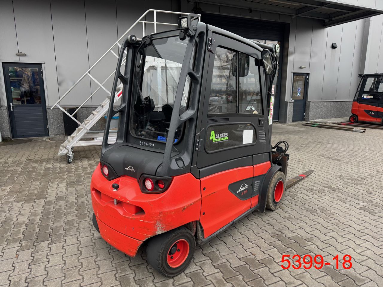 Linde-E 35 L 01 M+-Elektro 4 Rad-Stapler-www.heftruckcentrumemmen.nl