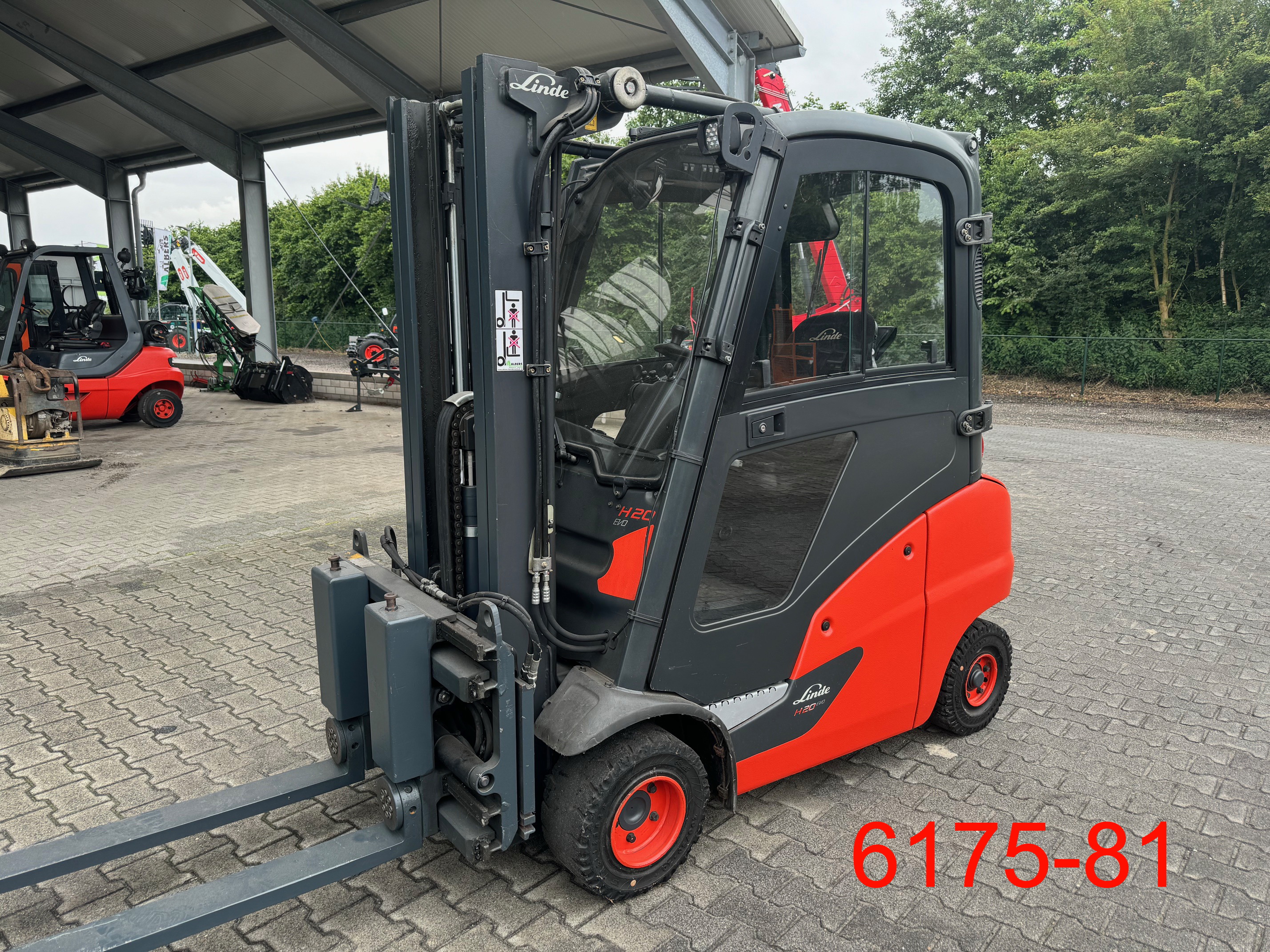 Linde-H 20 T 01-Treibgasstapler-http://www.heftruckcentrumemmen.nl