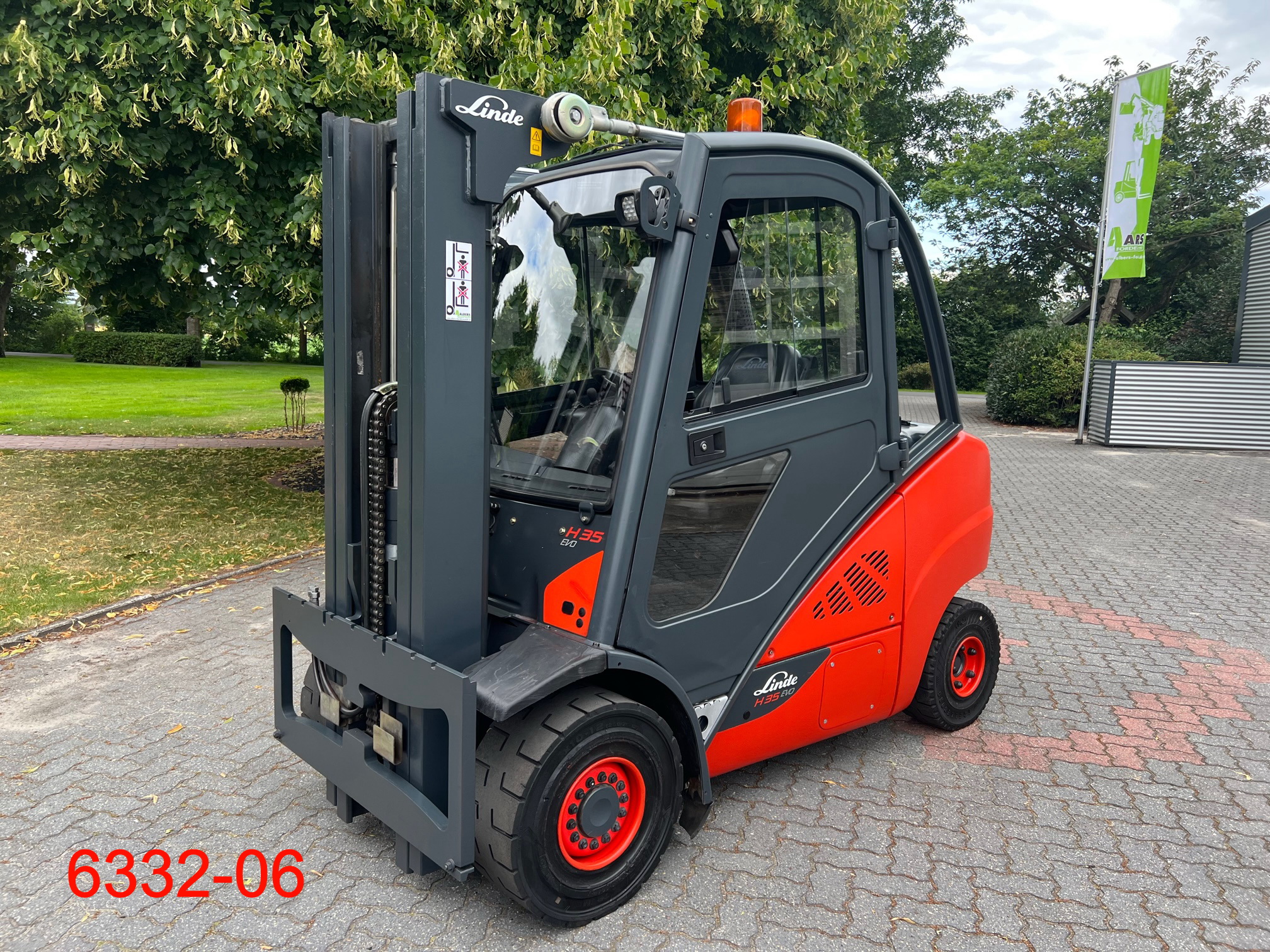 Linde-H 35 D 02 EVO-Dieselstapler-www.heftruckcentrumemmen.nl