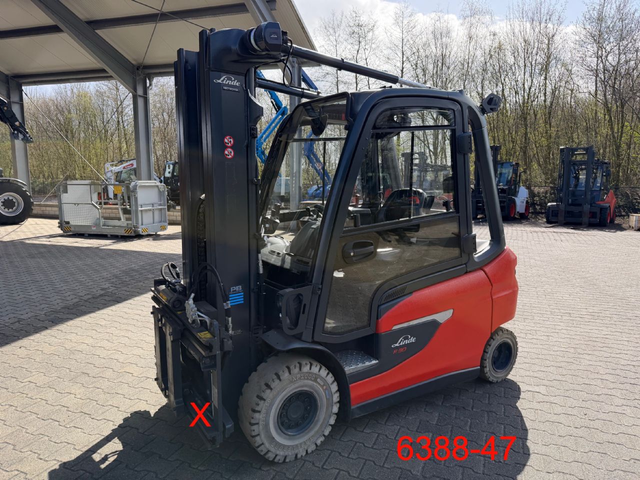 Linde-E 30 L 01-Elektro 4 Rad-Stapler-http://www.heftruckcentrumemmen.nl