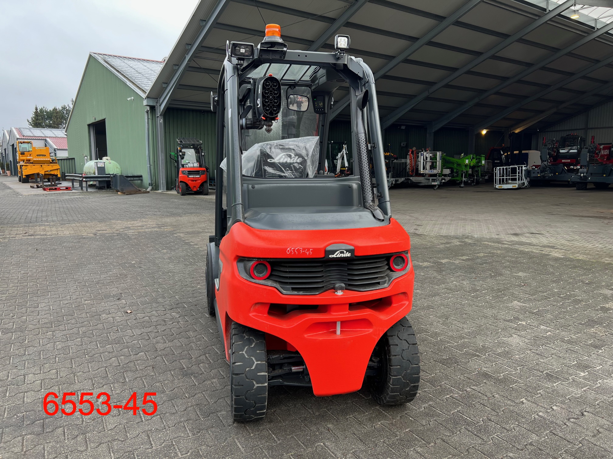 Linde-H 35 D 01-Dieselstapler-www.heftruckcentrumemmen.nl